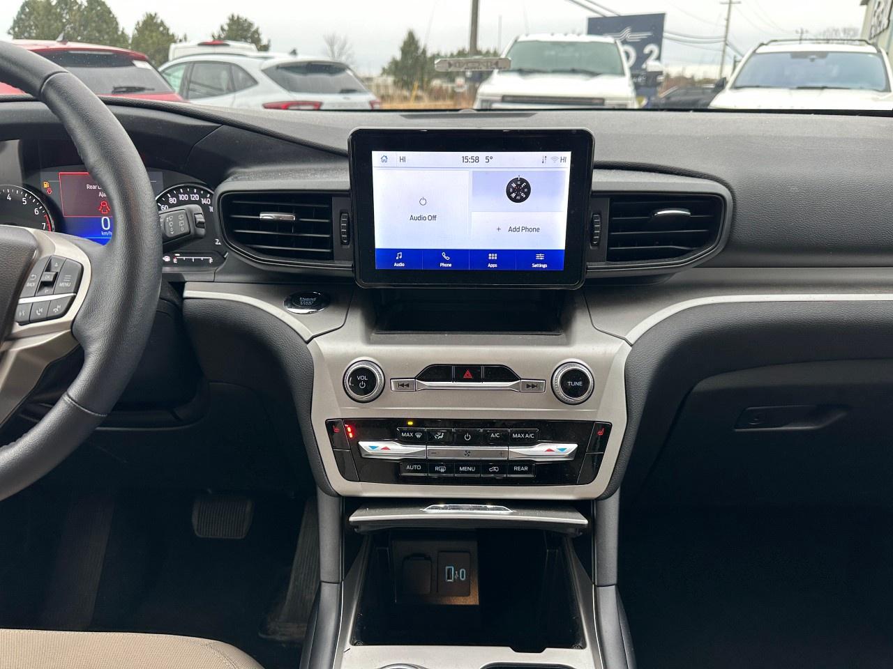 2022 Ford Explorer XLT 4WD Photo