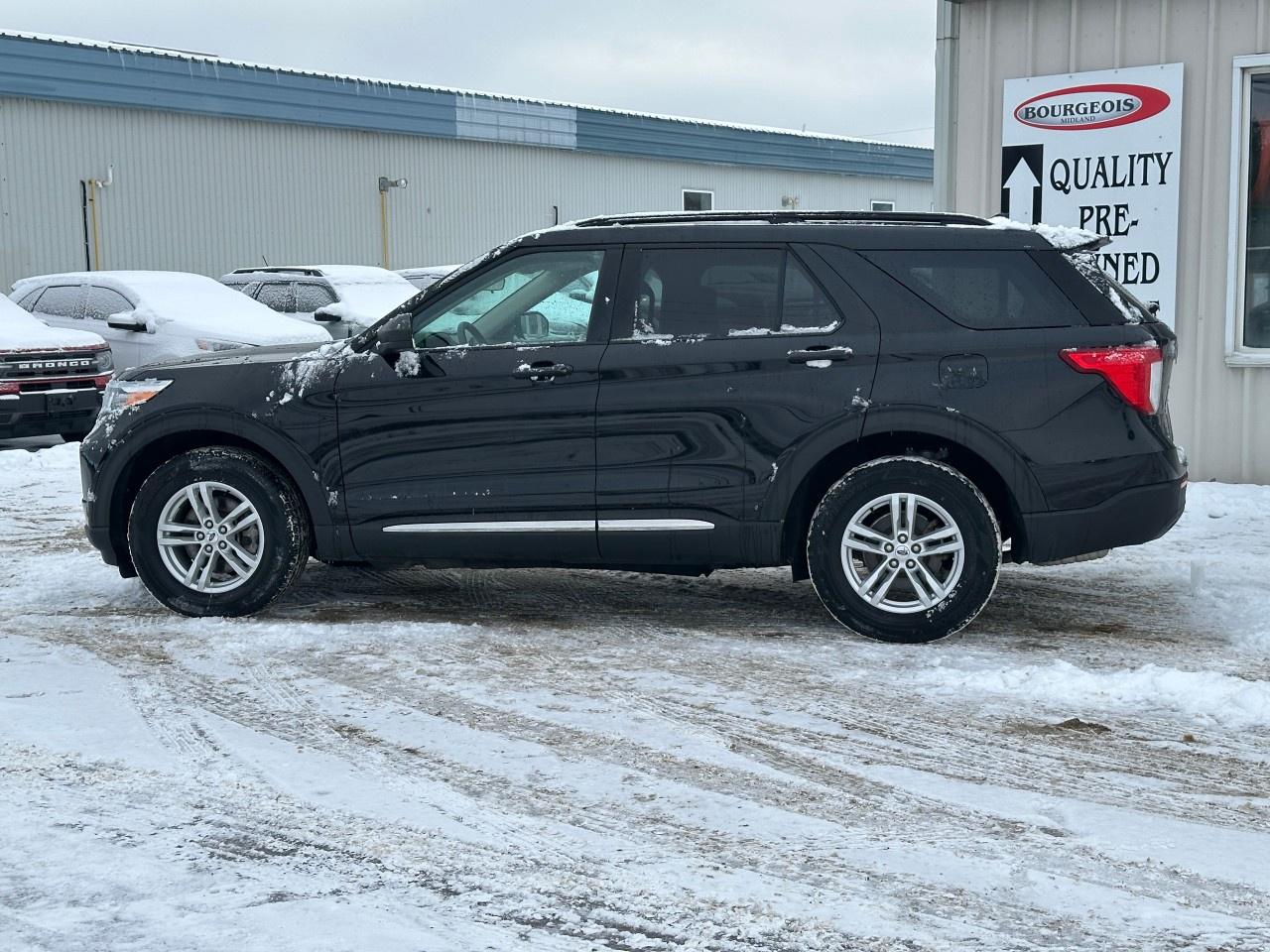 2022 Ford Explorer XLT 4WD Photo