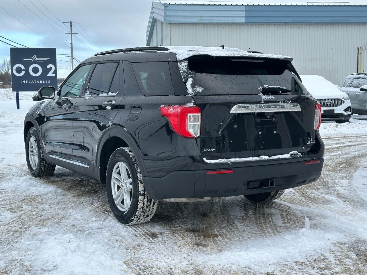 2022 Ford Explorer XLT 4WD Photo