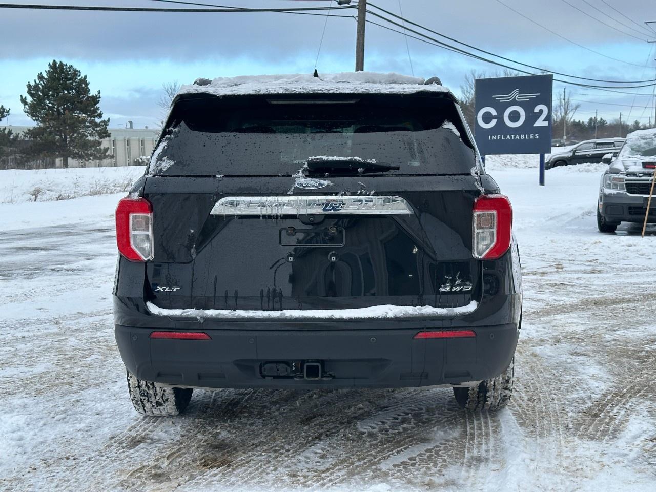 2022 Ford Explorer XLT 4WD Photo