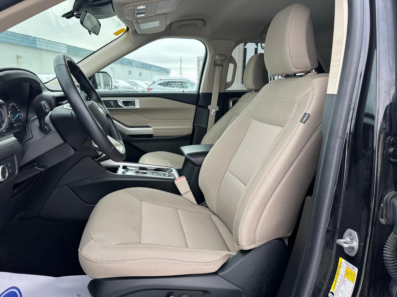 2022 Ford Explorer XLT 4WD Photo