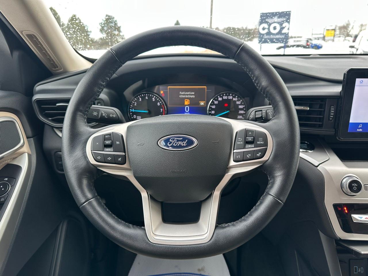 2022 Ford Explorer XLT 4WD Photo