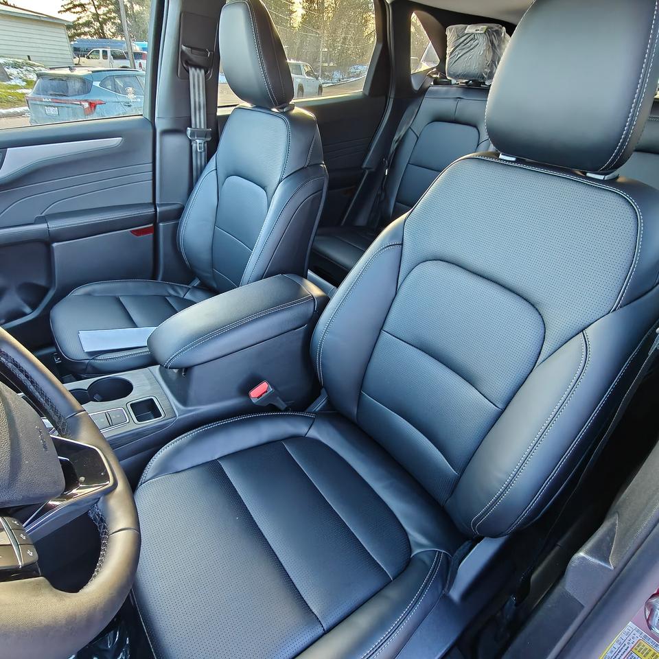 2026 Ford Escape Platinum AWD Photo