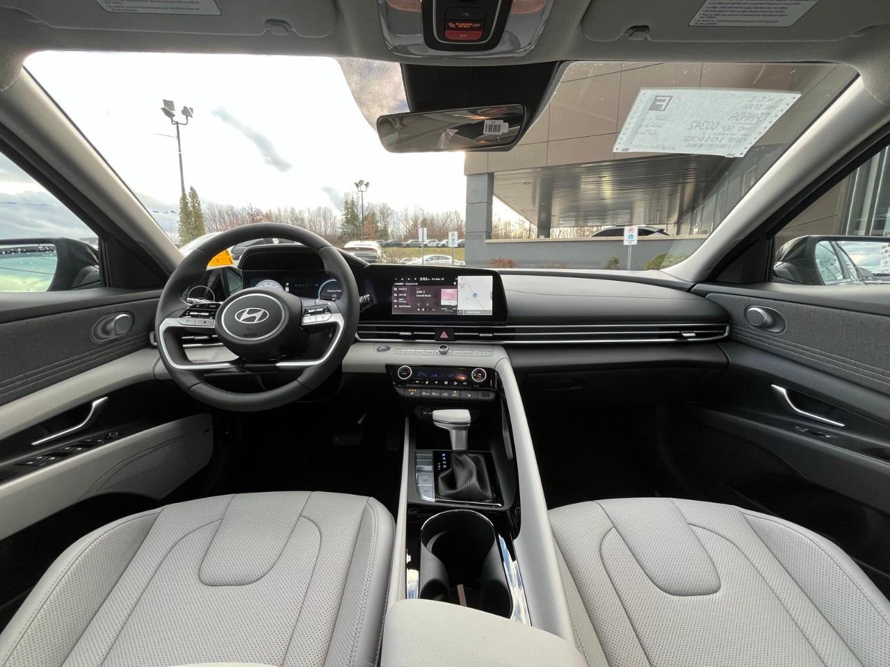 2026 Hyundai Elantra Luxury IVT w/Two-Tone Interior Photo