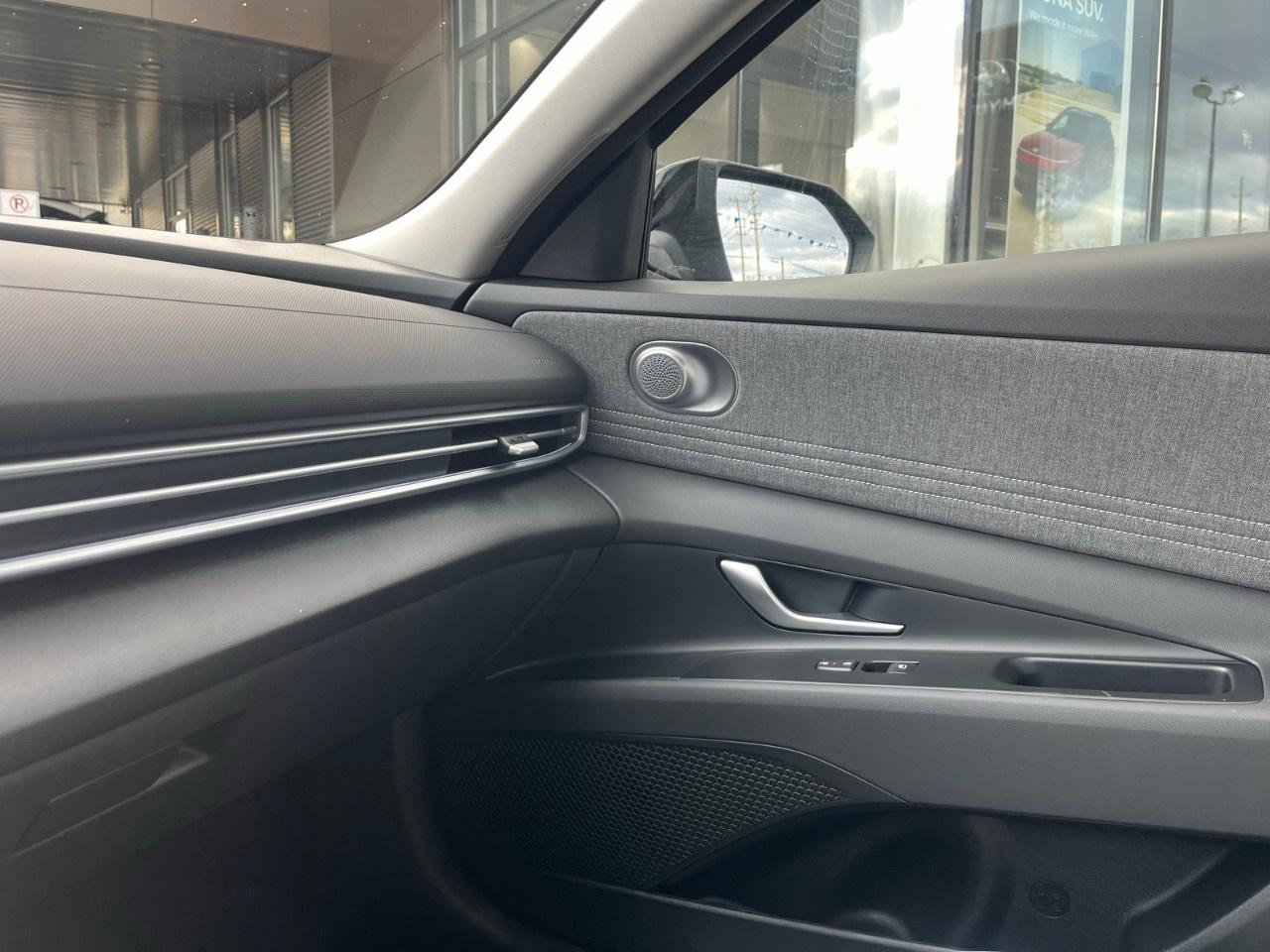 2026 Hyundai Elantra Luxury IVT w/Two-Tone Interior Photo