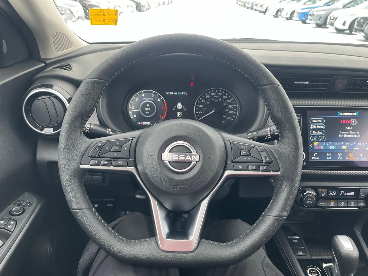 2025 Nissan Kicks Play SV FWD Photo