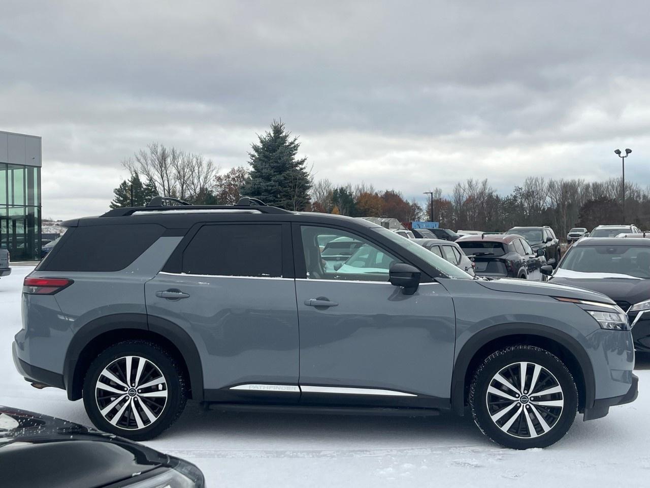 2024 Nissan Pathfinder Platinum 4WD Photo