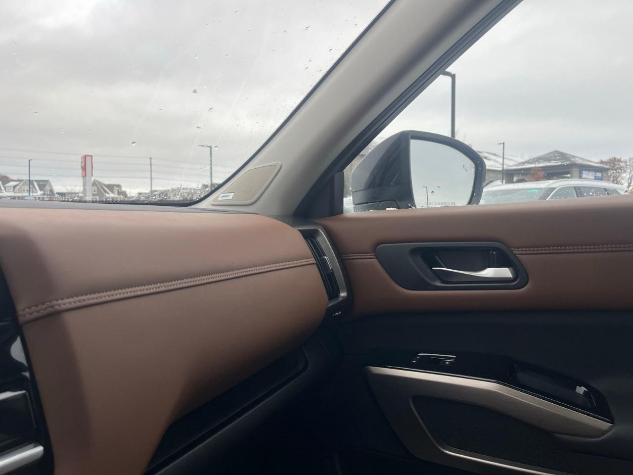 2024 Nissan Pathfinder Platinum 4WD Photo