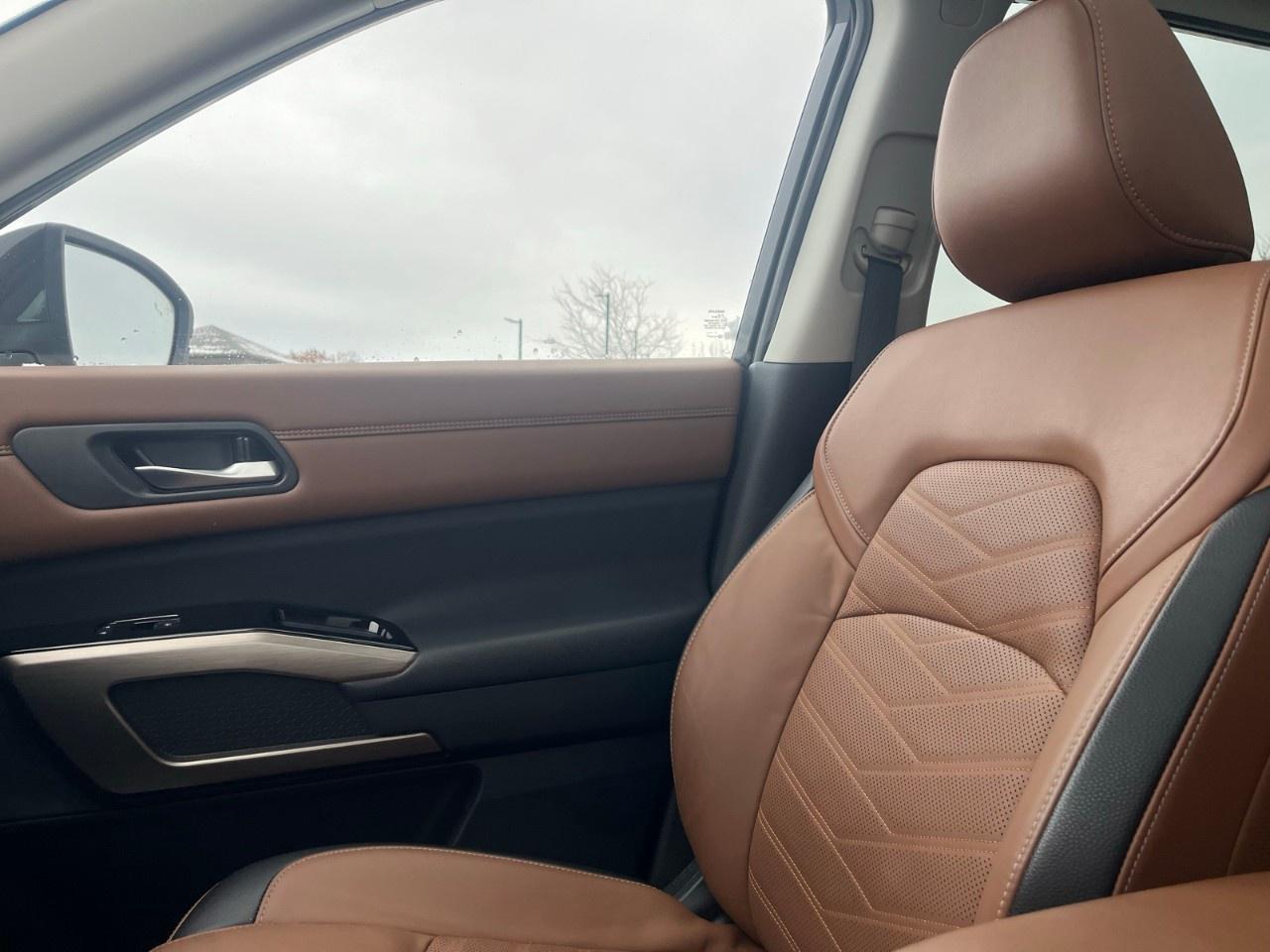 2024 Nissan Pathfinder Platinum 4WD Photo