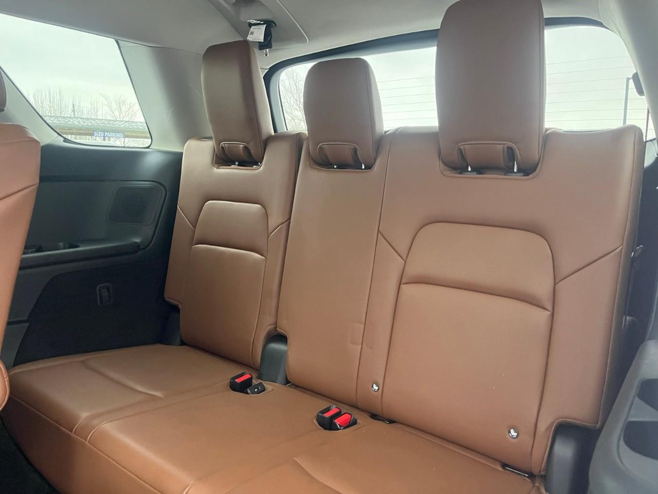 2024 Nissan Pathfinder Platinum 4WD Photo