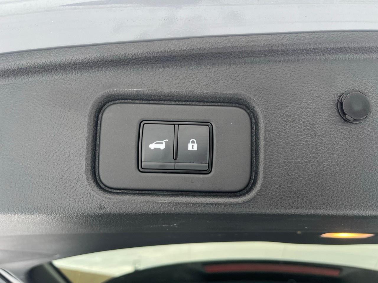 2024 Nissan Pathfinder Platinum 4WD Photo