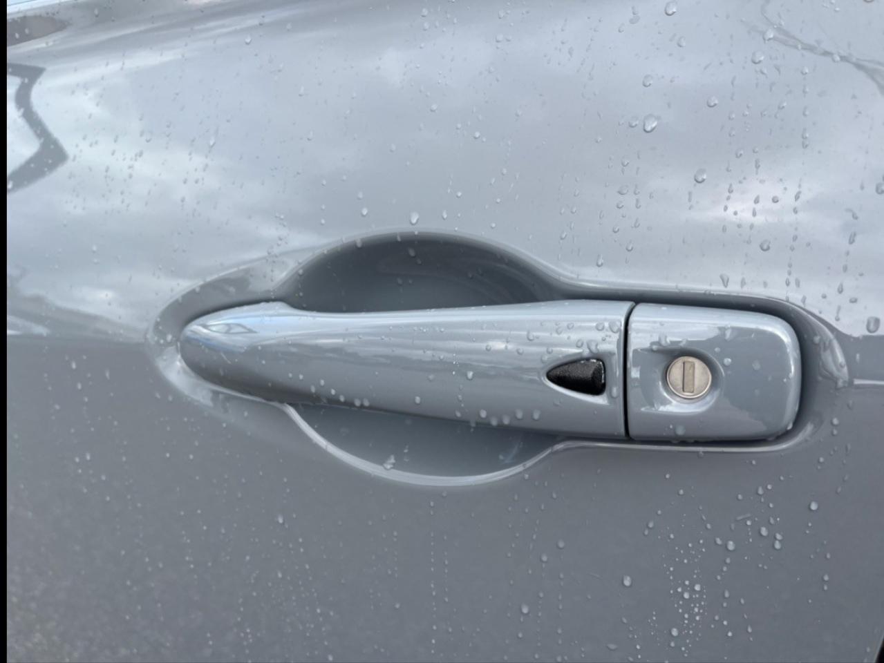 2025 Nissan Kicks Play SV FWD Photo3