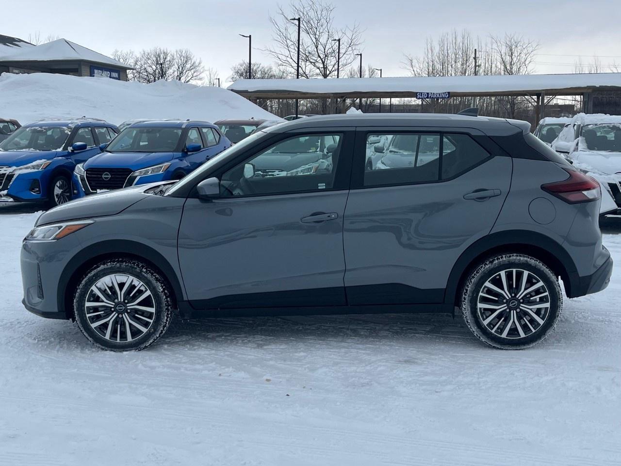 2025 Nissan Kicks Play SV FWD Photo