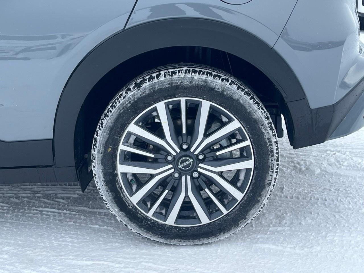 2025 Nissan Kicks Play SV FWD Photo