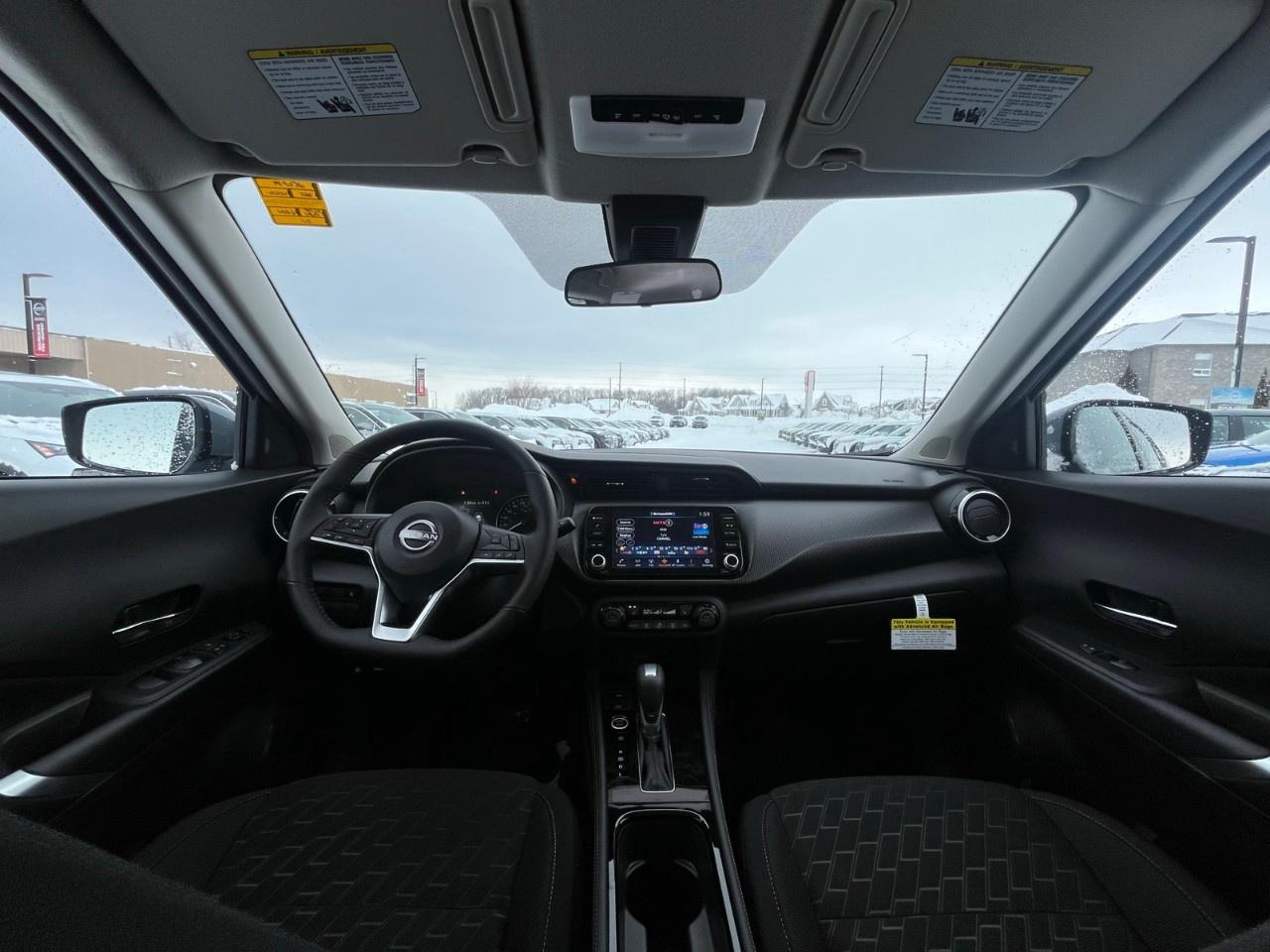 2025 Nissan Kicks Play SV FWD Photo