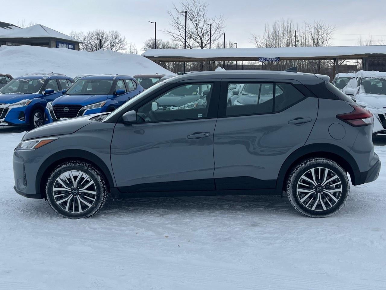 2025 Nissan Kicks Play SV FWD Photo