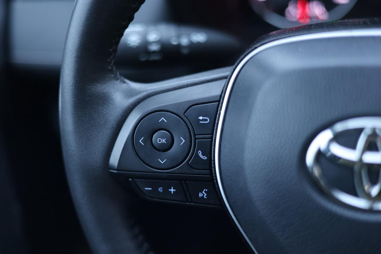 2021 Toyota RAV4 XLE AWD Photo