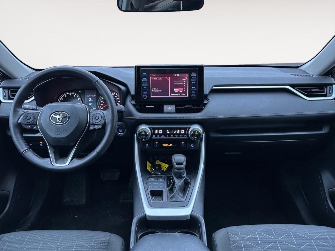 2021 Toyota RAV4 XLE AWD Photo