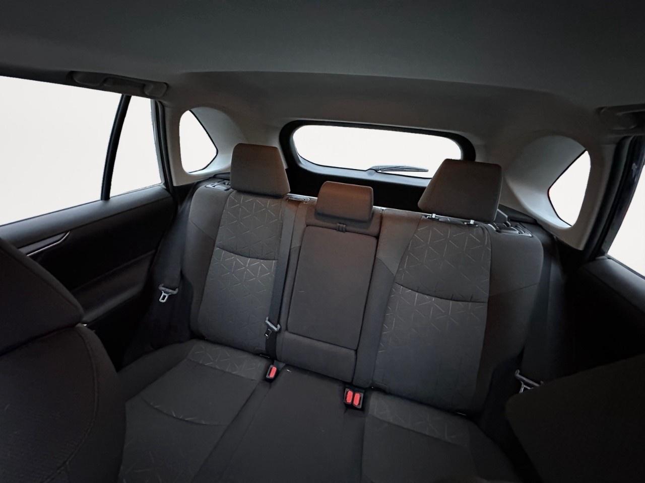 2021 Toyota RAV4 XLE AWD Photo