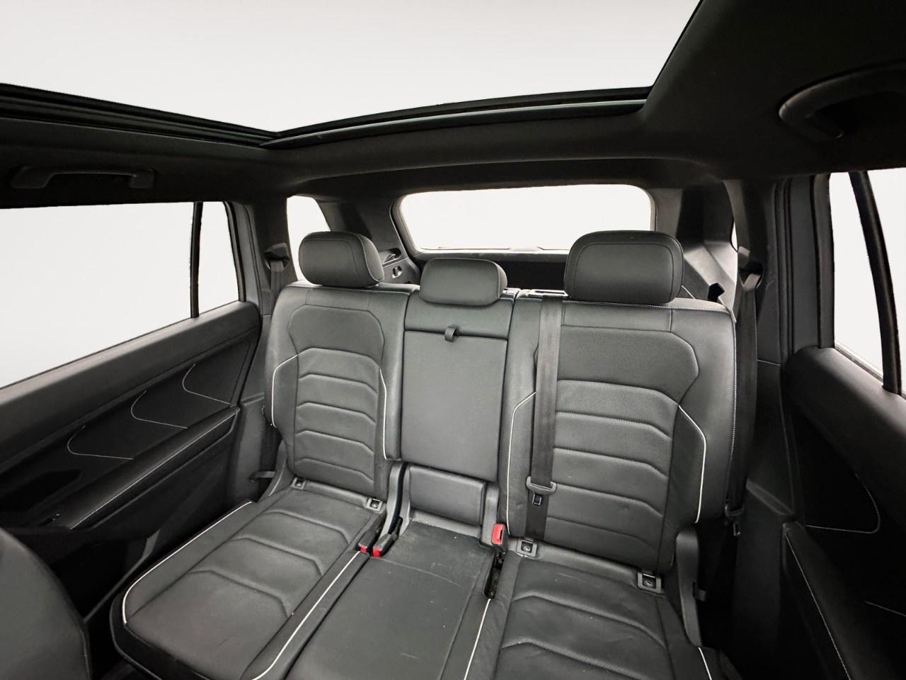 2022 Volkswagen Tiguan HIGHLINE R-LINE 4MOTION Photo