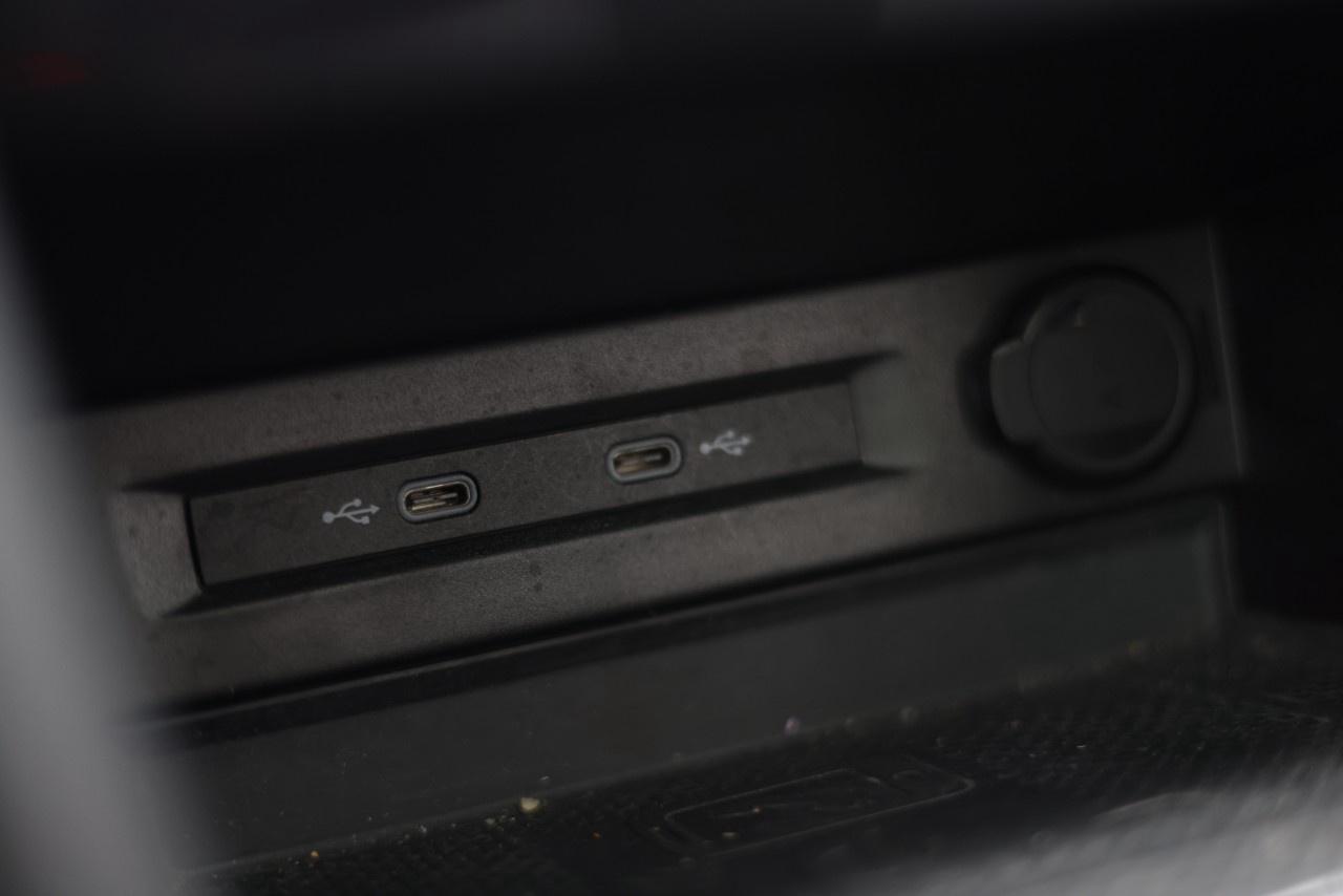 2022 Volkswagen Tiguan HIGHLINE R-LINE 4MOTION Photo