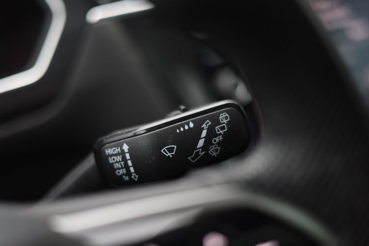 2022 Volkswagen Tiguan HIGHLINE R-LINE 4MOTION Photo