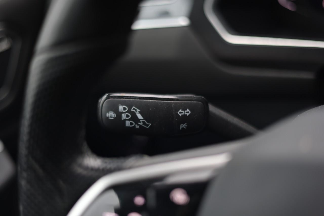 2022 Volkswagen Tiguan HIGHLINE R-LINE 4MOTION Photo