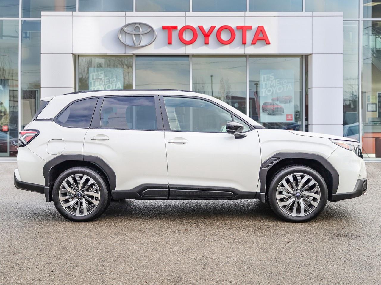 2025 Subaru Forester Premier Photo2