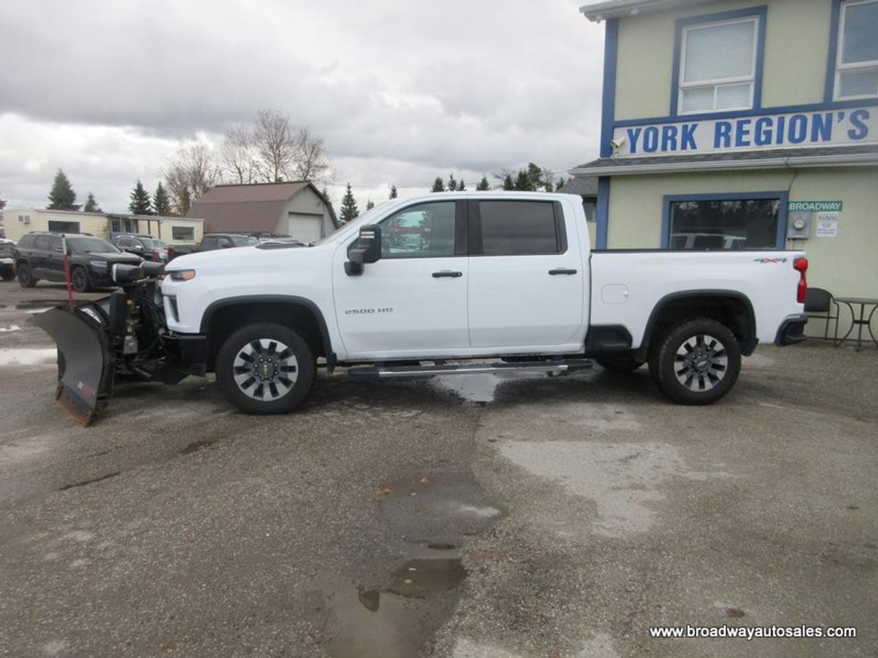 2022 Chevrolet Silverado 2500 3/4 TON CUSTOM-LS-MODEL 6 PASSENGER 6.6L - V8.. 4X4.. CREW-CAB.. 6.6-FOOT-BOX.. SNOW-EX-V-PLOW.. BACK-UP CAMERA.. BLUETOOTH SYSTEM.. Photo