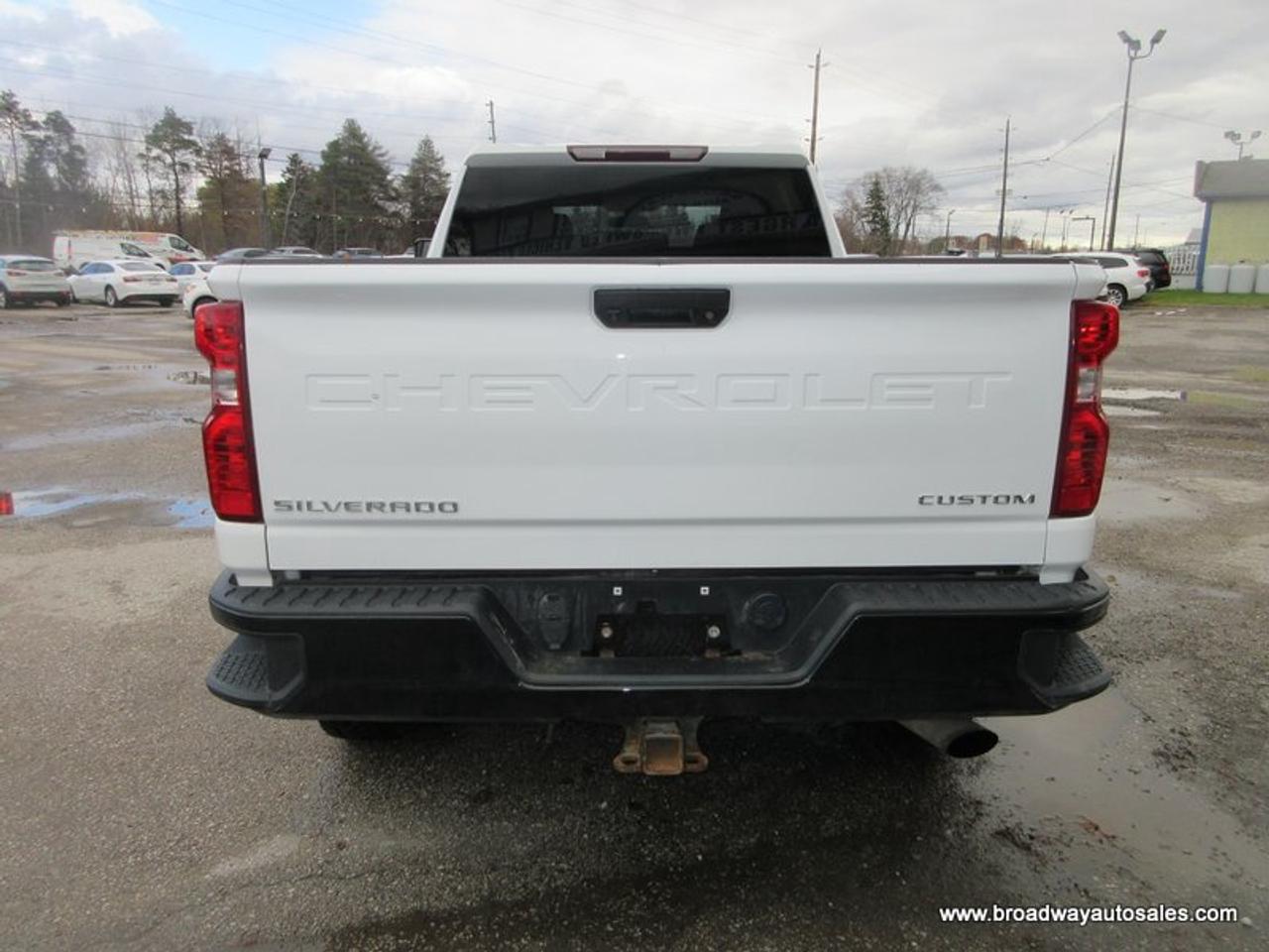 2022 Chevrolet Silverado 2500 3/4 TON CUSTOM-LS-MODEL 6 PASSENGER 6.6L - V8.. 4X4.. CREW-CAB.. 6.6-FOOT-BOX.. SNOW-EX-V-PLOW.. BACK-UP CAMERA.. BLUETOOTH SYSTEM.. Photo