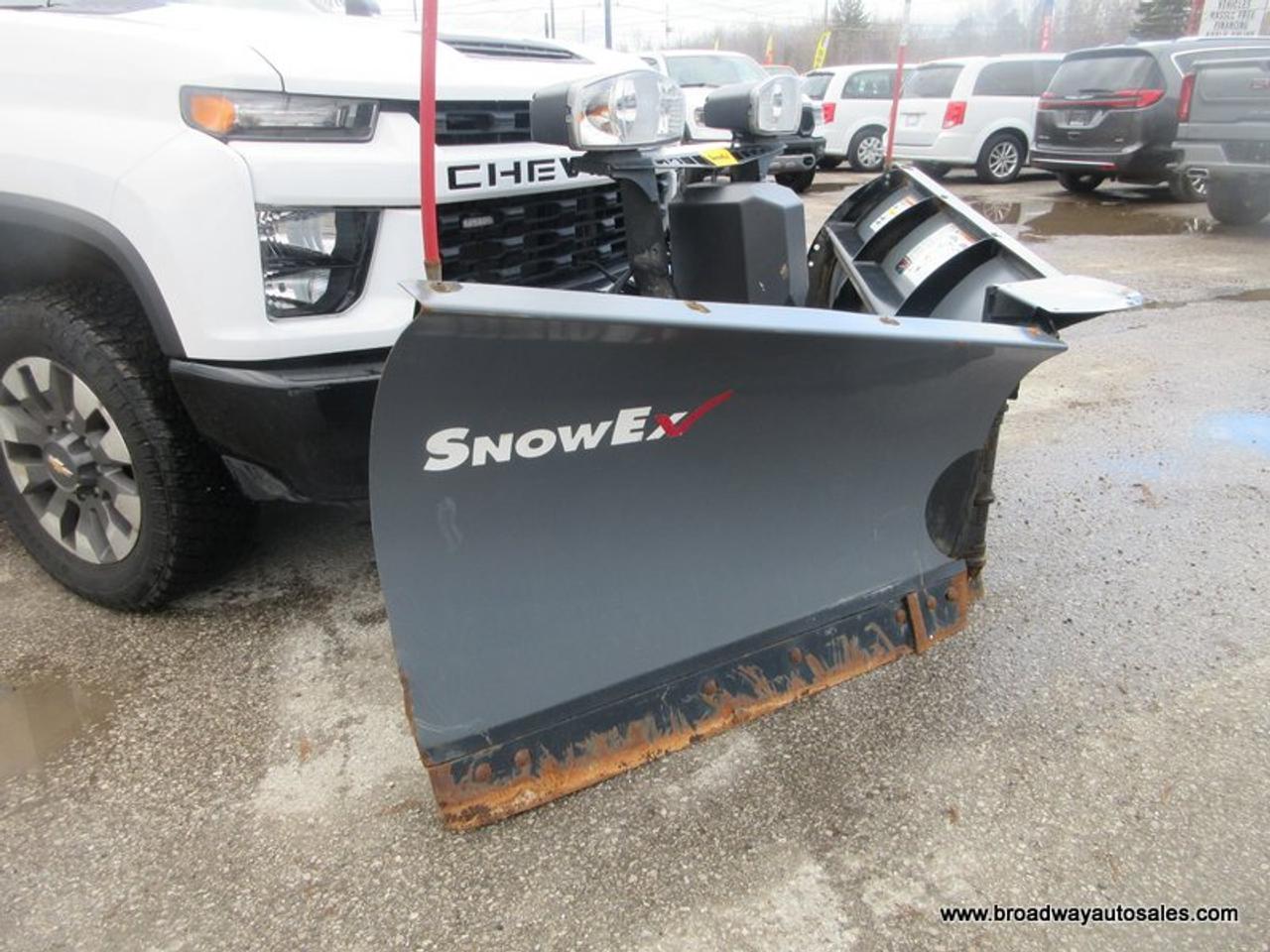 2022 Chevrolet Silverado 2500 3/4 TON CUSTOM-LS-MODEL 6 PASSENGER 6.6L - V8.. 4X4.. CREW-CAB.. 6.6-FOOT-BOX.. SNOW-EX-V-PLOW.. BACK-UP CAMERA.. BLUETOOTH SYSTEM.. Photo