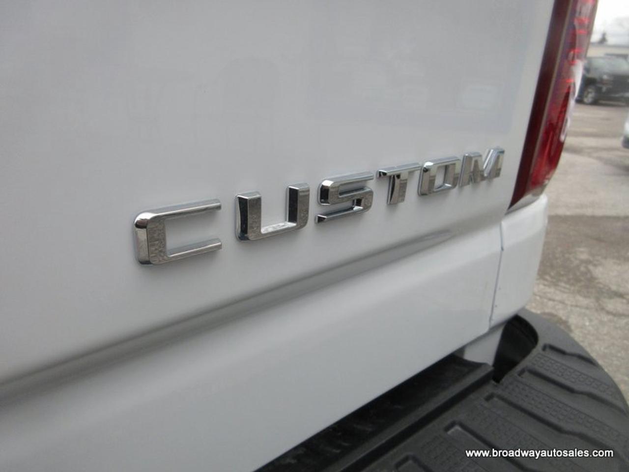 2022 Chevrolet Silverado 2500 3/4 TON CUSTOM-LS-MODEL 6 PASSENGER 6.6L - V8.. 4X4.. CREW-CAB.. 6.6-FOOT-BOX.. SNOW-EX-V-PLOW.. BACK-UP CAMERA.. BLUETOOTH SYSTEM.. Photo
