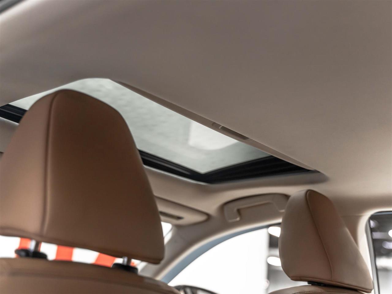 2017 Lexus IS IS 350|LUXURY|MARK LEVINSON|BLINDSPOT|ADAPT CRUISE|NAVI|REARCAM Photo