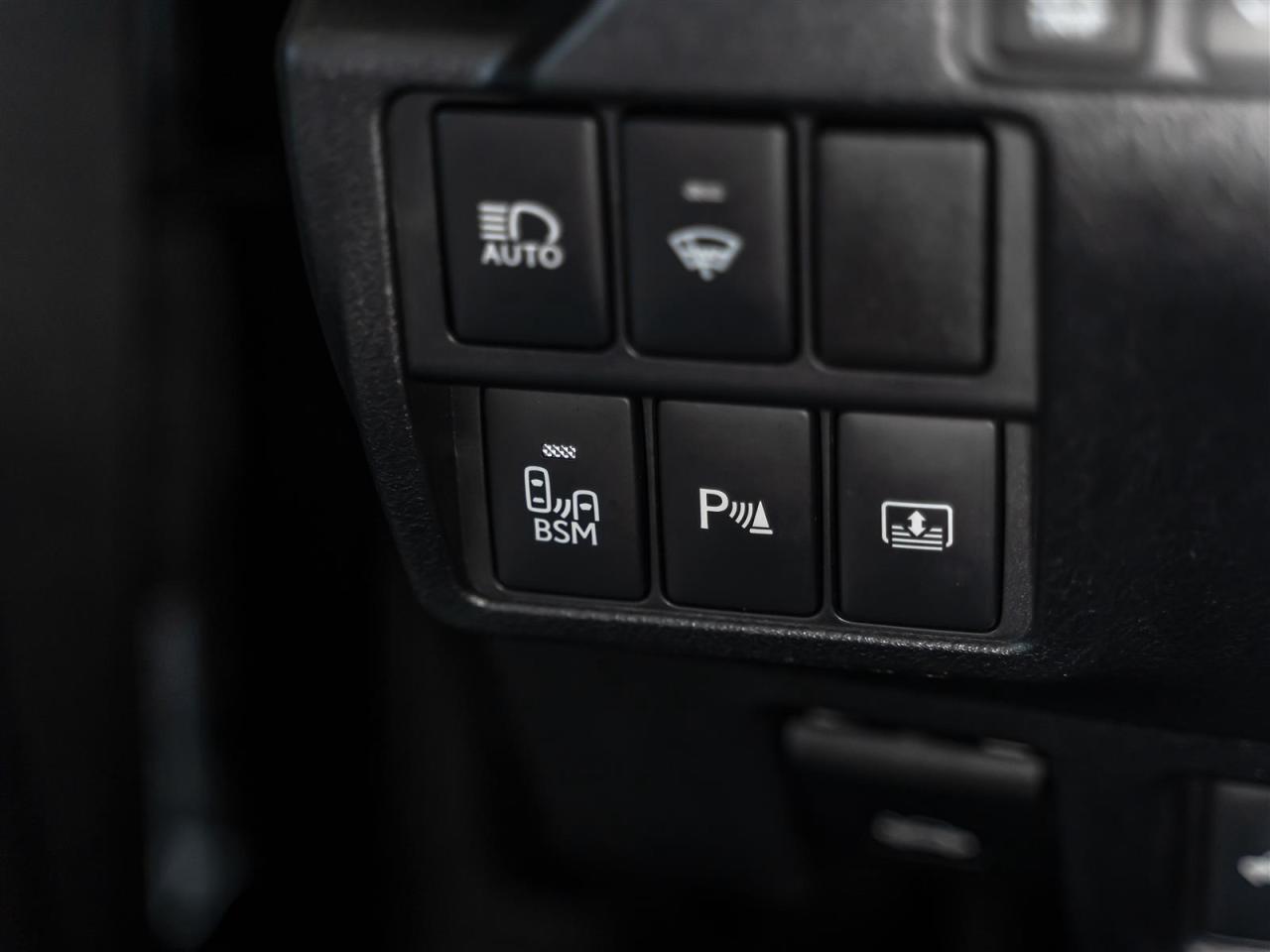 2017 Lexus IS IS 350|LUXURY|MARK LEVINSON|BLINDSPOT|ADAPT CRUISE|NAVI|REARCAM Photo