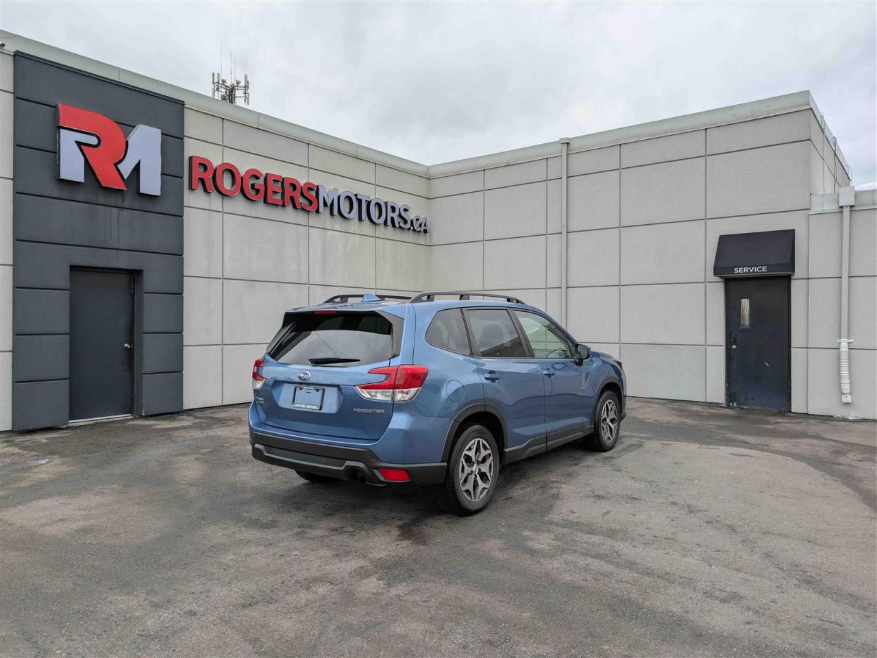 2022 Subaru Forester TOURING AWD - PANO ROOF - EYESIGHT - HTD SEATS Photo4