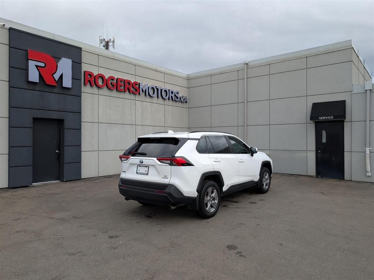 2023 Toyota RAV4 Hybrid LE AWD - REV CAM - HTD SEATS - TECH FEATS