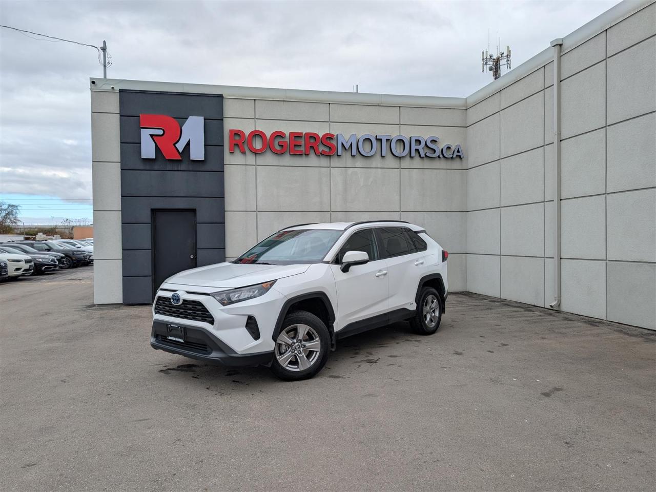 Used 2023 Toyota RAV4 Hybrid LE AWD - REV CAM - HTD SEATS - TECH FEATS for sale in Oakville, ON