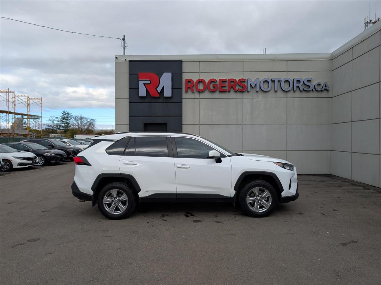 2023 Toyota RAV4 Hybrid LE AWD - REV CAM - HTD SEATS - TECH FEATS