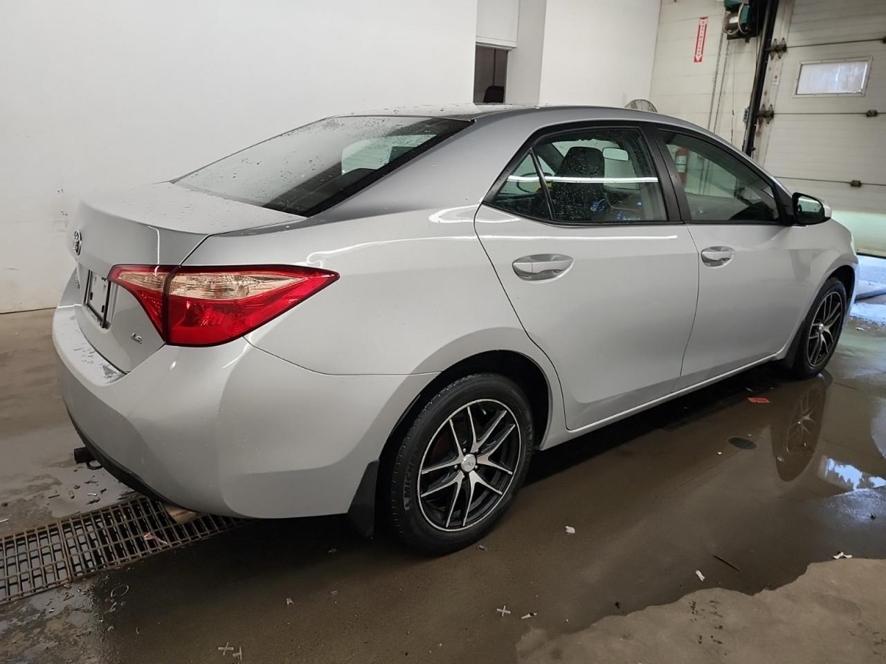 2018 Toyota Corolla LE | NO ACCIDENTS | 7 TOYOTA SERV REC | ALLOYS Photo