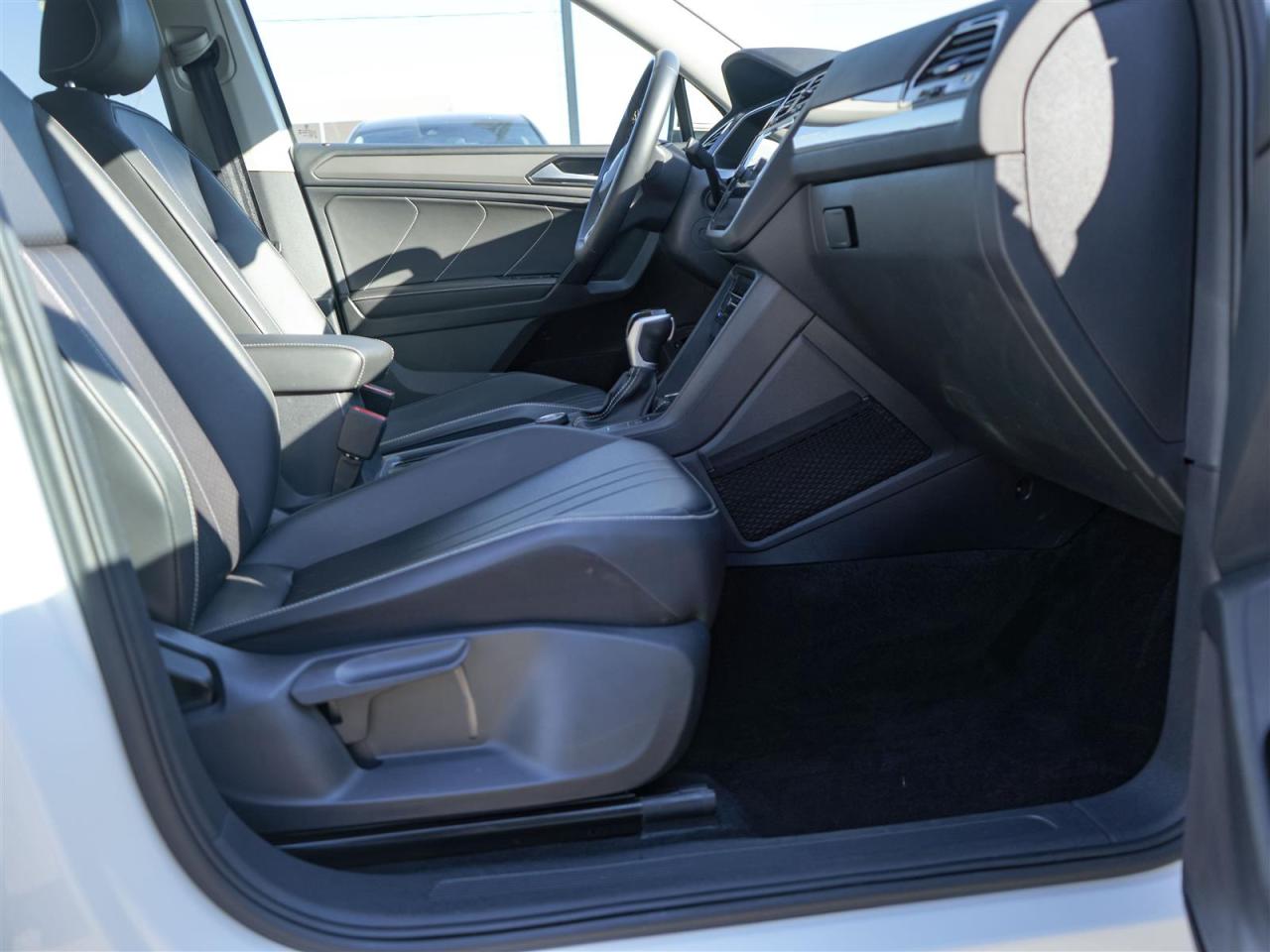 2024 Volkswagen Tiguan COMFORTLINE AWD | PANORAMIC ROOF | BLIND SPOT Photo