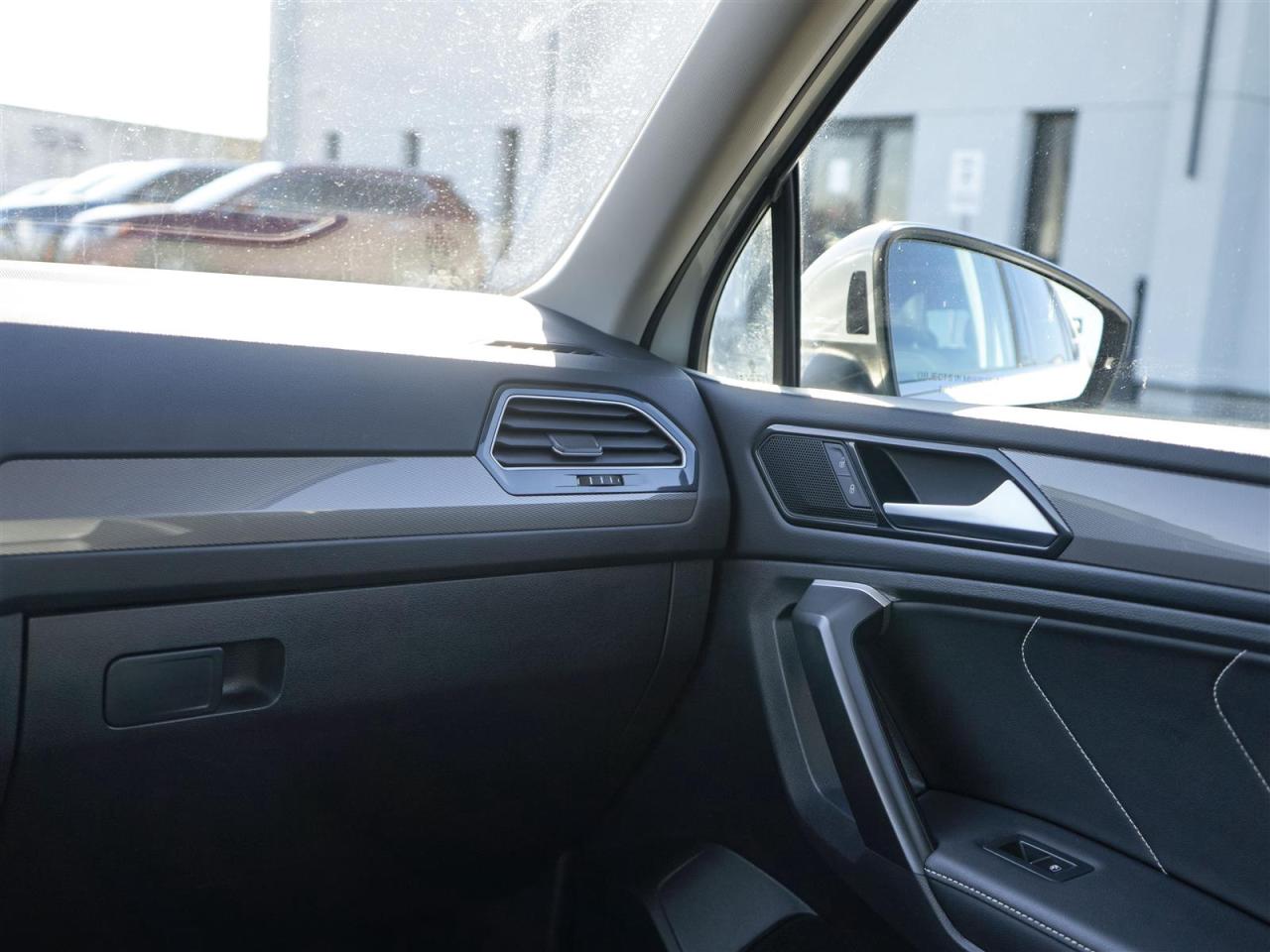 2024 Volkswagen Tiguan COMFORTLINE AWD | PANORAMIC ROOF | BLIND SPOT Photo