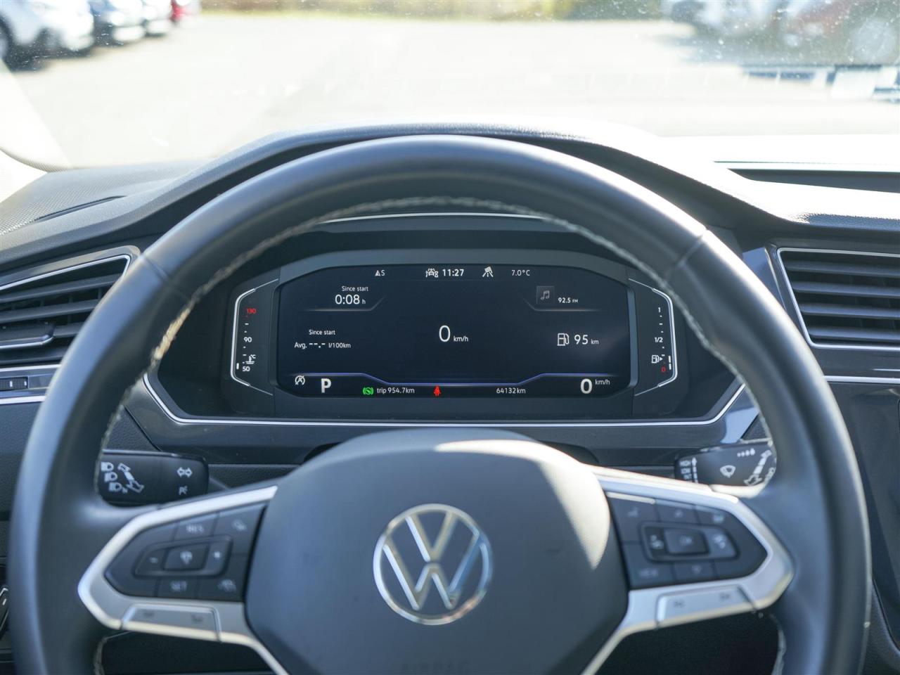 2024 Volkswagen Tiguan COMFORTLINE AWD | PANORAMIC ROOF | BLIND SPOT Photo