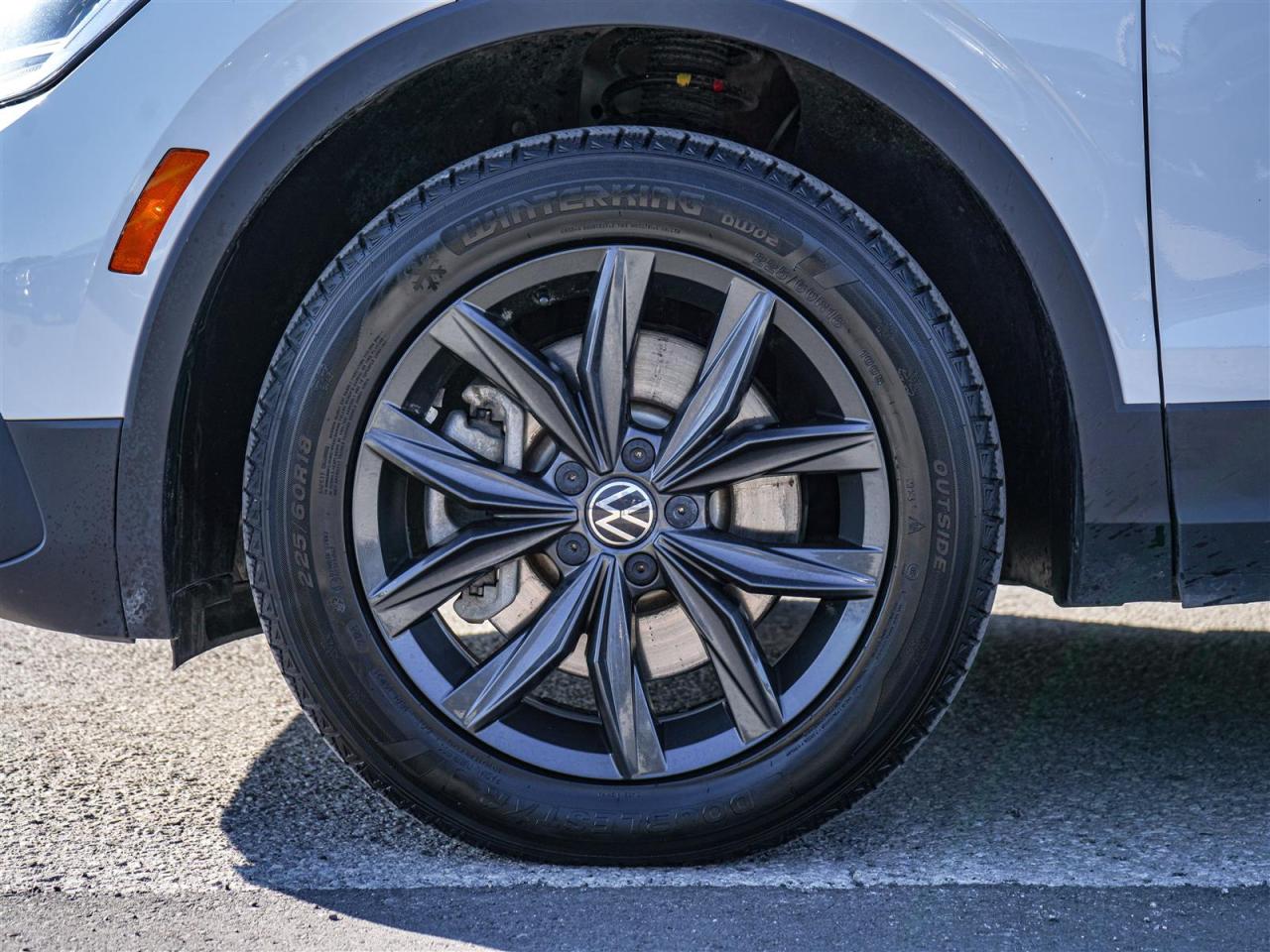 2024 Volkswagen Tiguan COMFORTLINE AWD | PANORAMIC ROOF | BLIND SPOT Photo