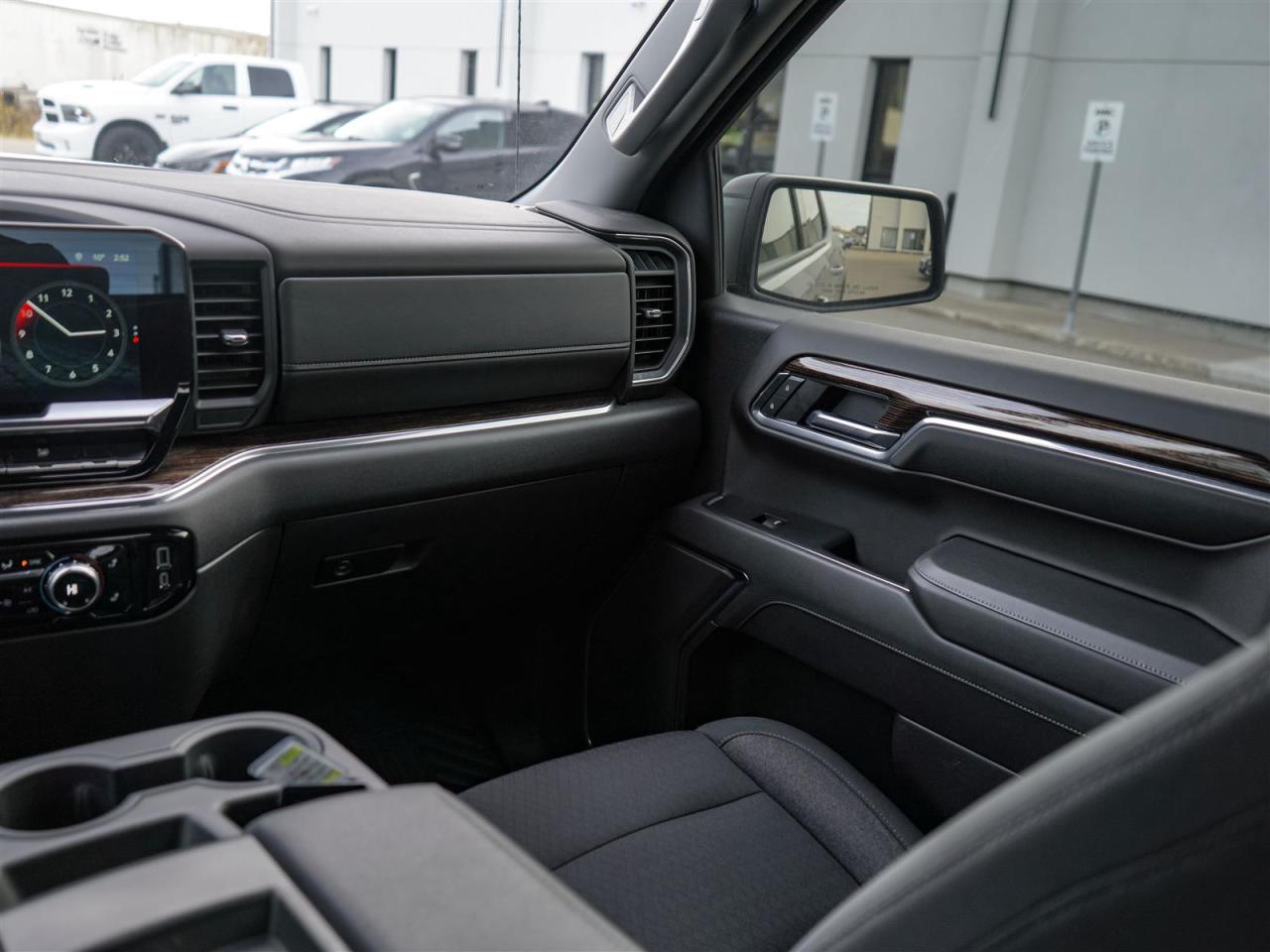 2024 GMC Sierra 1500 ELEVATION CREW CAB | 4WD |5.3L | 8 CYL Photo