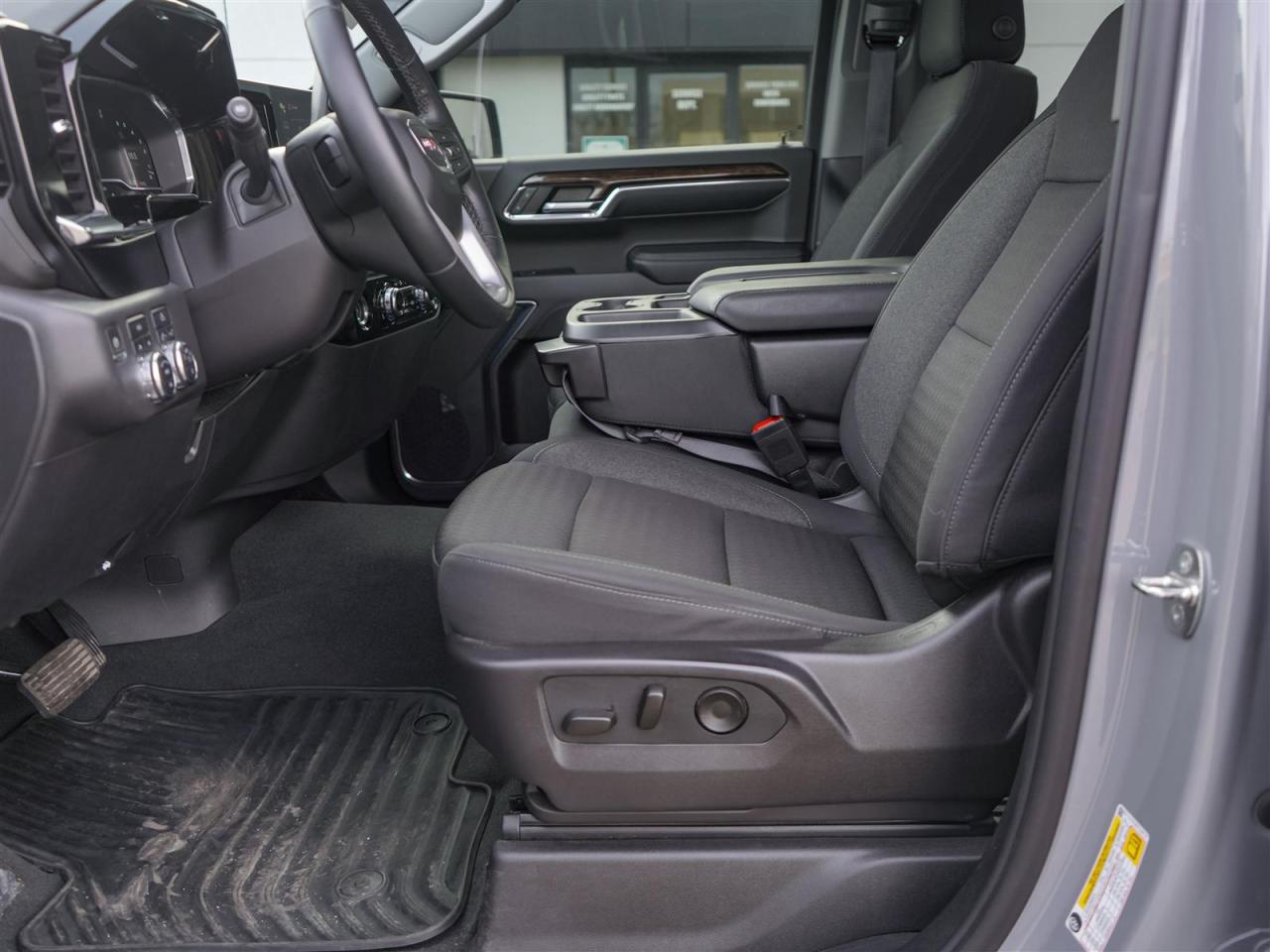 2024 GMC Sierra 1500 ELEVATION CREW CAB | 4WD |5.3L | 8 CYL Photo