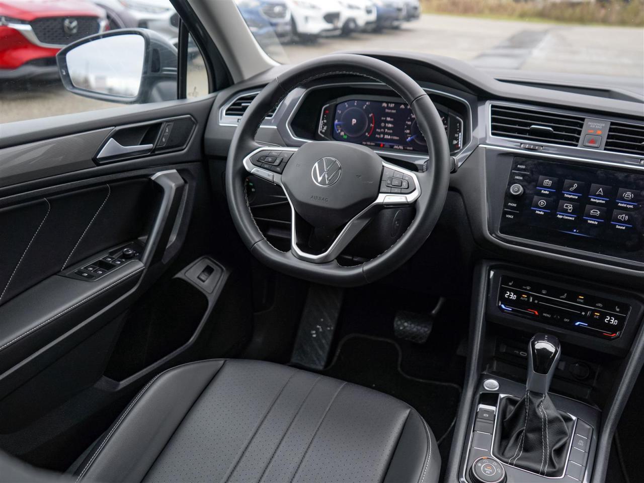 2024 Volkswagen Tiguan COMFORTLINE AWD | LEATHER | BLIND SPOT Photo