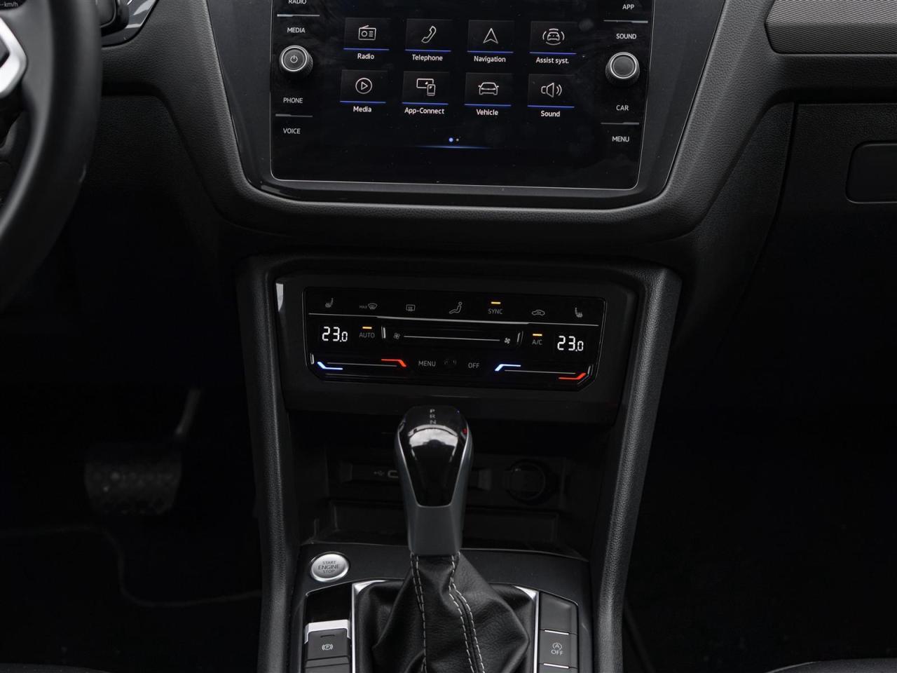 2024 Volkswagen Tiguan COMFORTLINE AWD | LEATHER | BLIND SPOT Photo