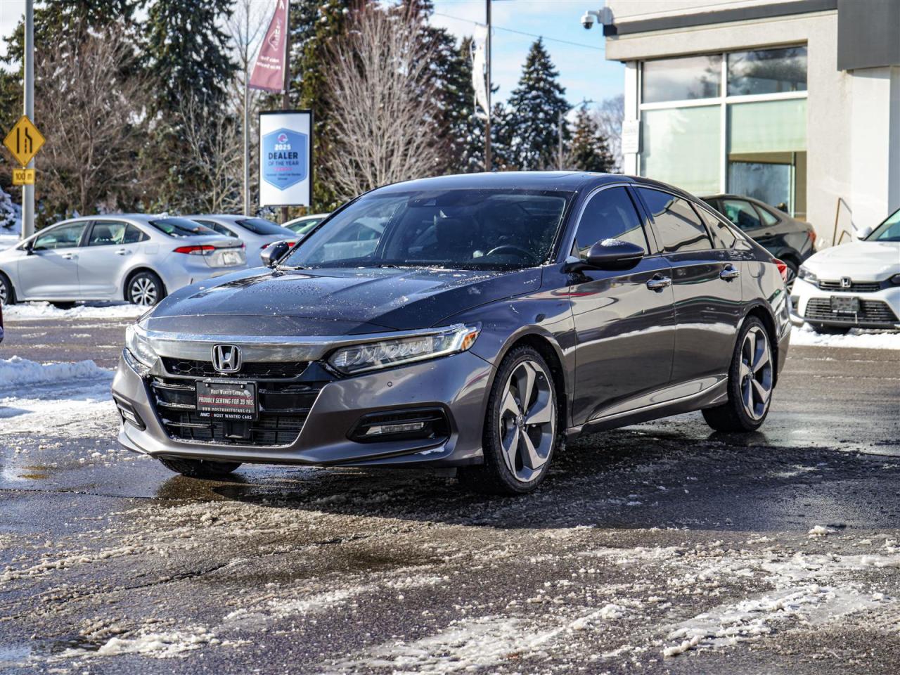 2018 Honda Accord TOURING | NO ACCIDENTS | NAV | LEATHER | SUNROOF Photo