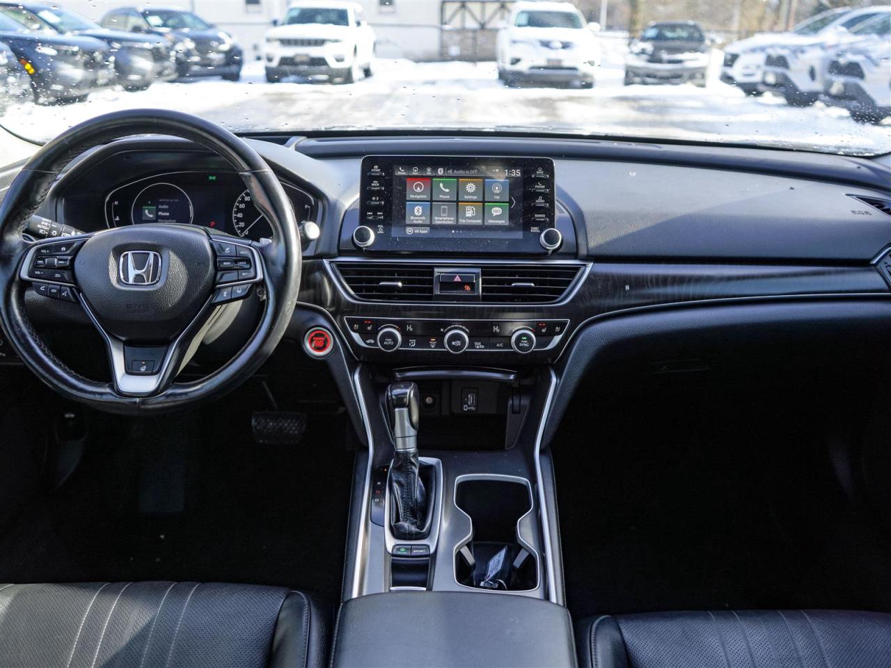 2018 Honda Accord TOURING | NO ACCIDENTS | NAV | LEATHER | SUNROOF Photo