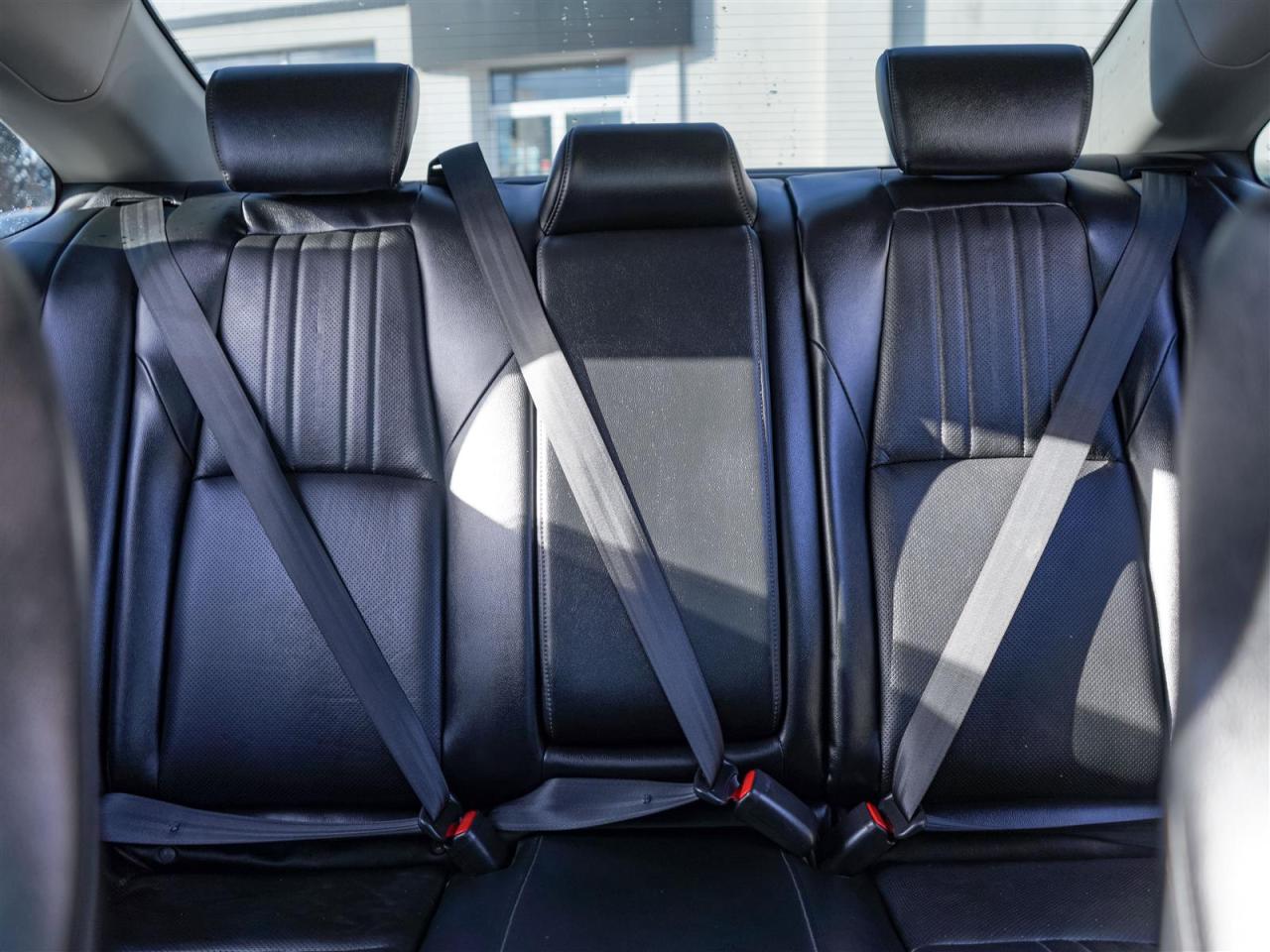 2018 Honda Accord TOURING | NO ACCIDENTS | NAV | LEATHER | SUNROOF Photo